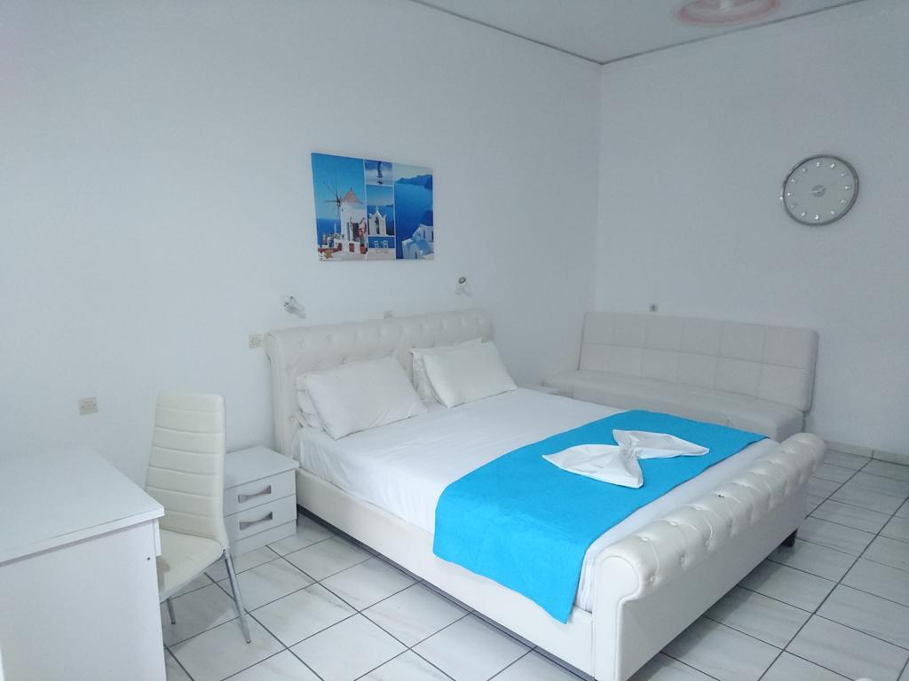 Hotel Mando มาราโธคามปอส ภายนอก รูปภาพ
