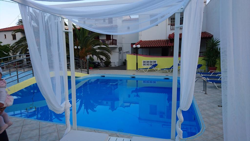Hotel Mando มาราโธคามปอส ภายนอก รูปภาพ